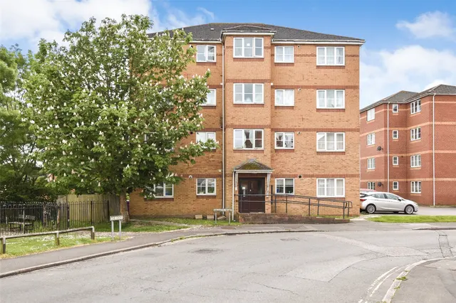 Halimote Road, Aldershot, Hampshire, GU11 1JP, photo 1