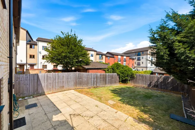 Photo 3 — Kelling Way, Broughton, Milton Keynes, Milton Keynes, MK10 9NW