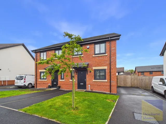 Chingle Hall Crescent, Goosnargh, Lancashire, PR3 2FS, photo 1