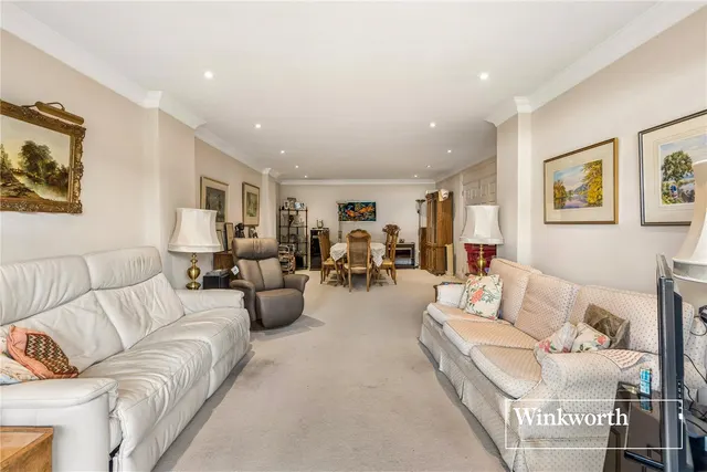 Regents Park Road, Finchley, London, N3, photo 1