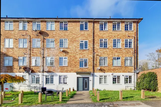 Barbican Road, Greenford, UB6, photo 1