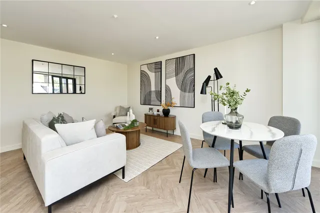 High Street, Beckenham, BR3, photo 1