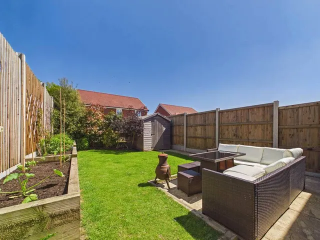 Wardle Close, Brantham, CO11, photo 3