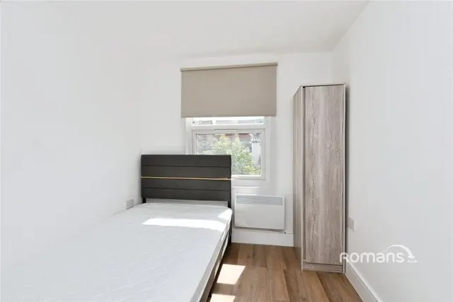 Ash Road, Aldershot, GU12, photo 1