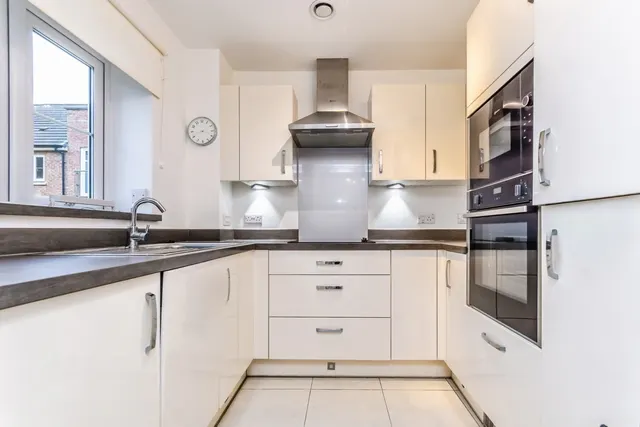 Photo 2 — Addington Road, South Croydon, CR2