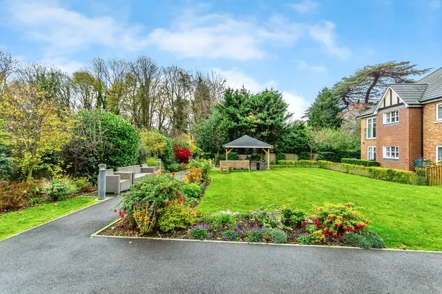 Photo 3 — Addington Road, South Croydon, CR2