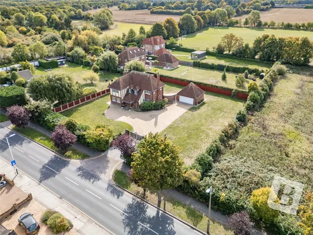 St. Marys Lane, Upminster, RM14, photo 1