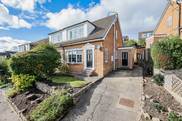 New Crescent, Horsforth, LS18, photo 1