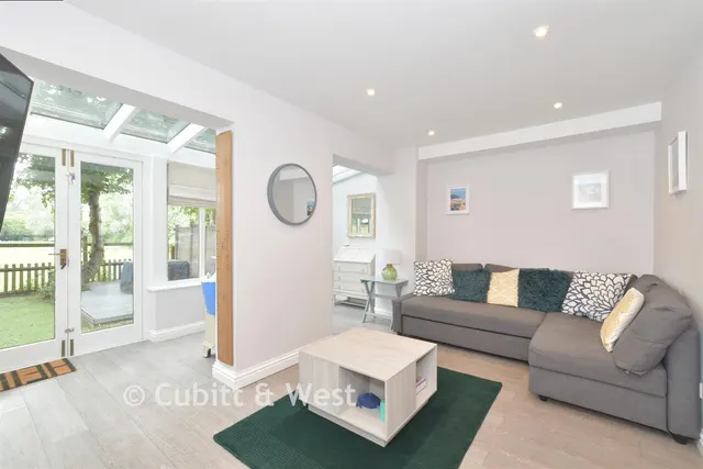 Penfolds Place, Arundel, BN18, photo 3