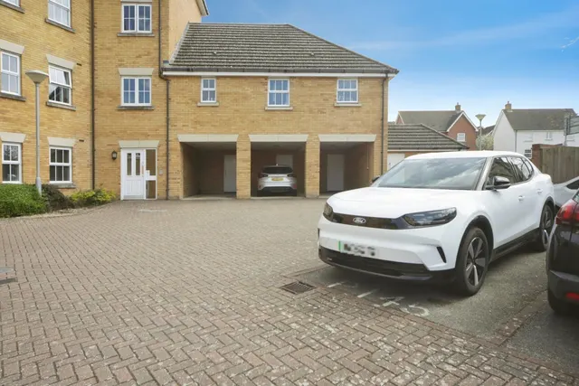 Nuthatch Close, Stowmarket, Suffolk, IP14, photo 1
