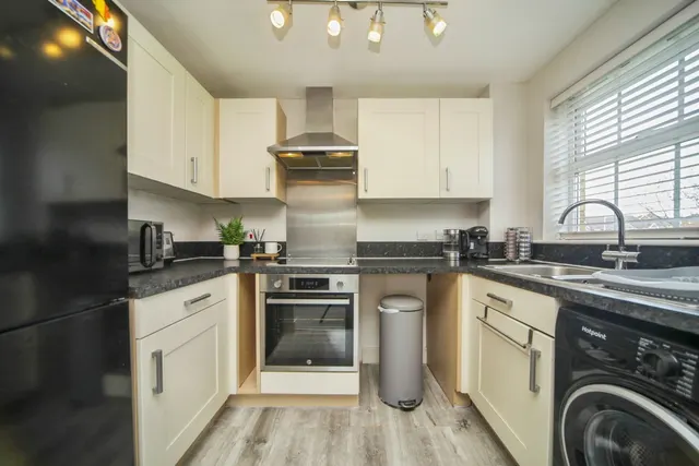 Photo 2 — Nuthatch Close, Stowmarket, Suffolk, IP14