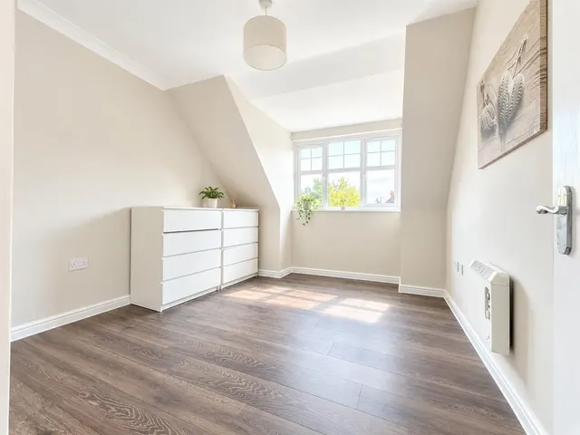 Pannells Court, Hounslow, photo 3
