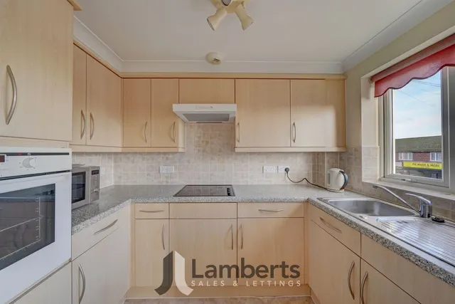 Photo 3 — 25 Pardoe Court New Road, Studley