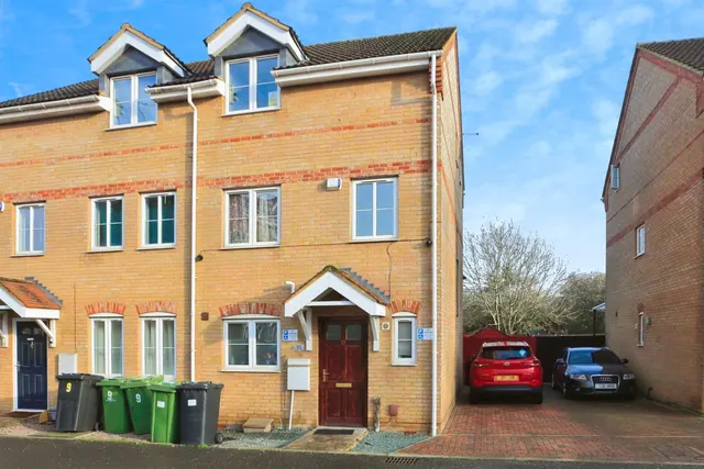 Phoenix Close, Peterborough, PE2, photo 3