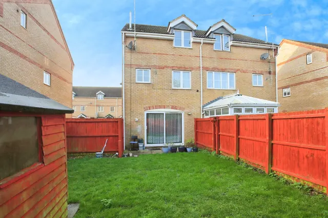 Phoenix Close, Peterborough, PE2, photo 1