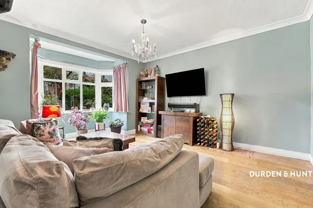 Harwater Drive, Loughton, IG10, photo 3