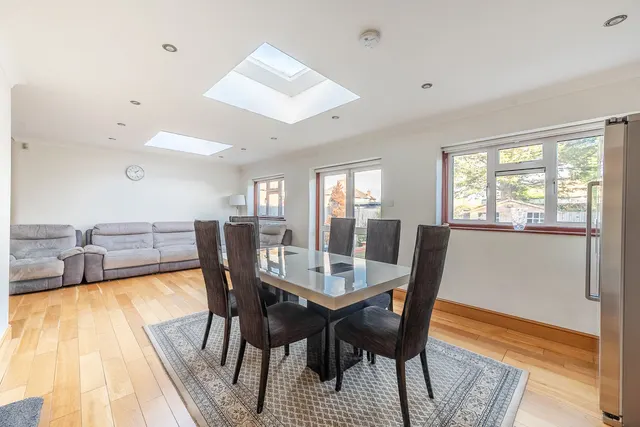 Stanmore, HA7, photo 2
