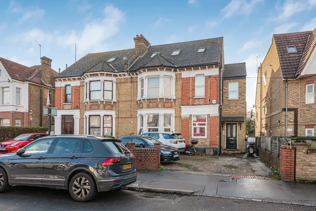 Bensham Manor Road, Thornton Heath, CR7, photo 1
