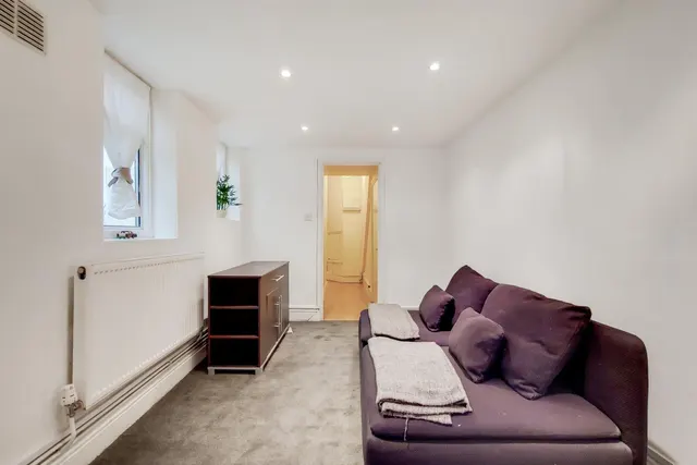 Albert Road, North Woolwich, E16, photo 1