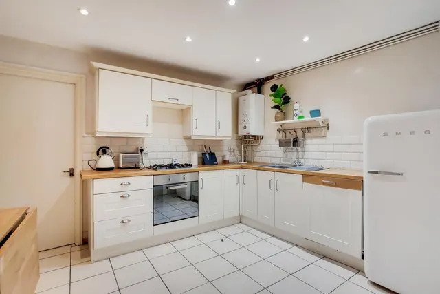 Albert Road, North Woolwich, E16, photo 2