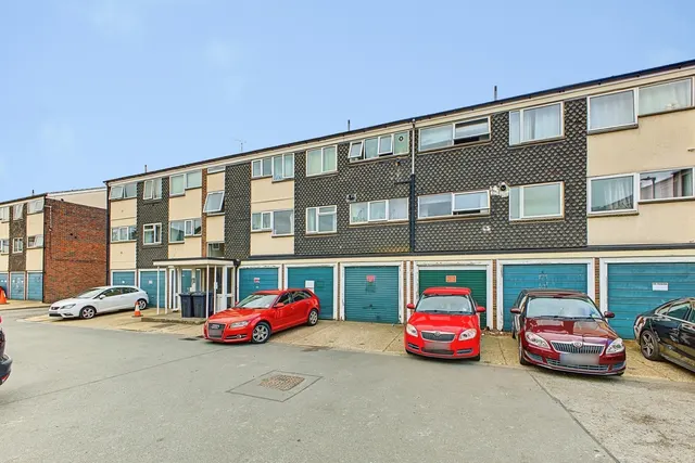 Cliftonville Court, Northampton, NN1, photo 1