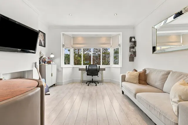 Church Hill, Loughton, IG10, photo 2