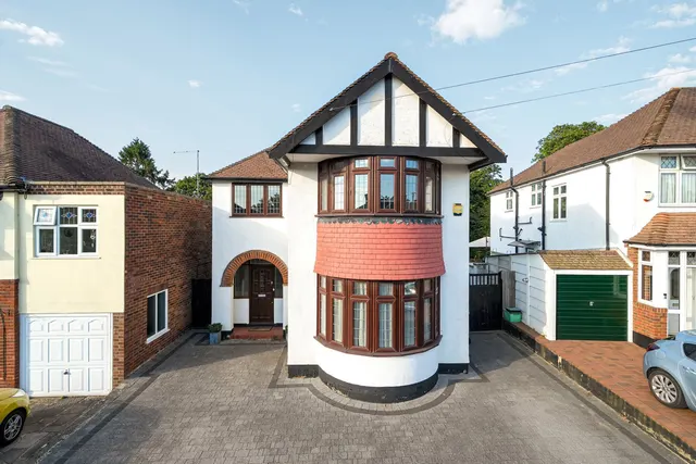 Cloonmore Avenue, BR6, photo 1