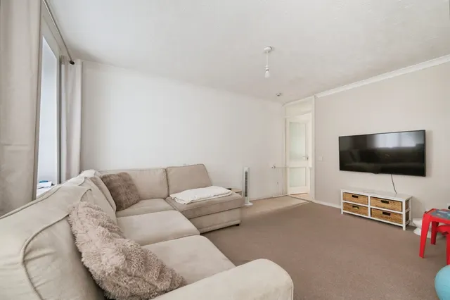 Ferndale, Hedge End, SO30, photo 2