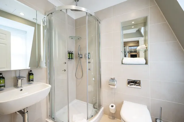 Photo 3 — Superior Two Bedroom, Calico House, 42b Bow Lane, London