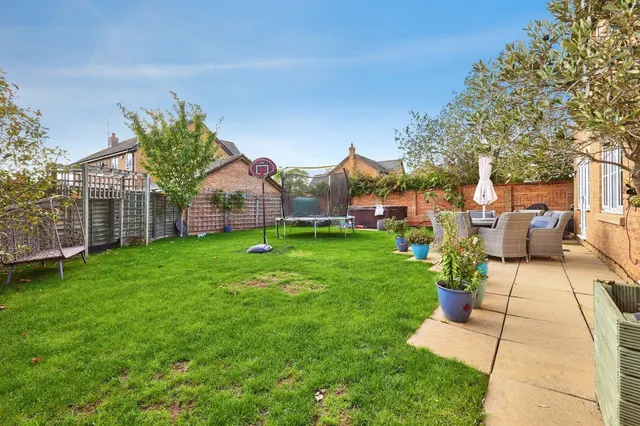 Hillfield Road, Peterborough, PE8, photo 2