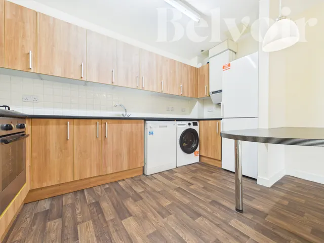 Priestley Road, Limes Park, RG24, photo 1