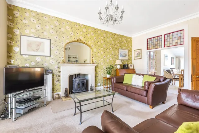 Photo 3 — Oxford Road, Teddington, TW11 0QA
