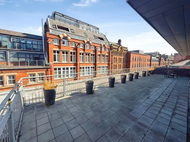 Photo 2 — Britannia House, York Place