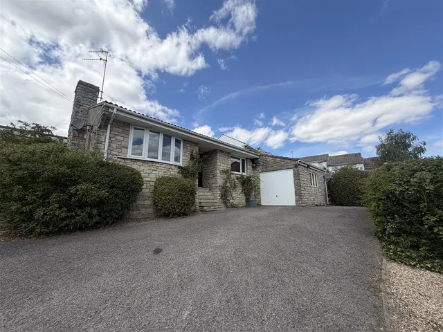 4 bedroom house — Mill Lane, Weymouth, DT3 6DE