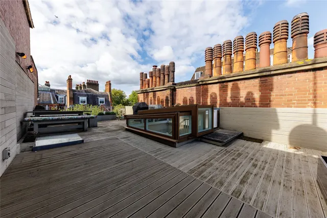 Photo 3 — Sloane Court West, London, SW3