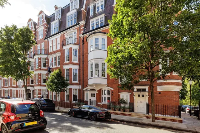Sloane Court West, London, SW3, photo 1