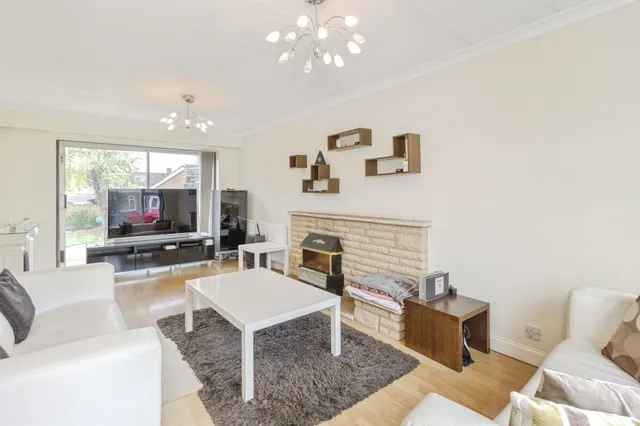 Photo 2 — Fairstone Hill, Oadby, Leicester