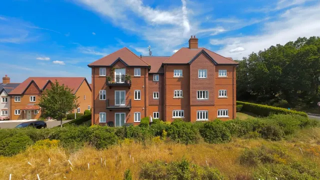 Hazylwood, Wokingham, photo 1