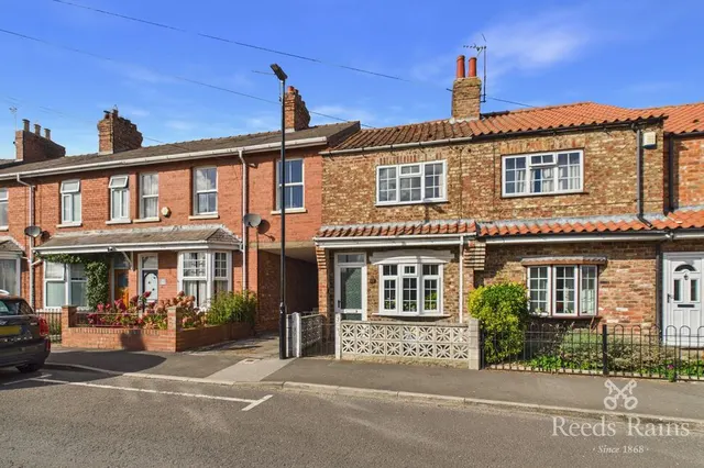West End, Strensall, YO32, photo 1