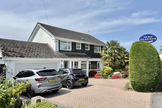 Laurel Close, St Leonards, BH24, photo 2