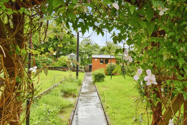 Pantyblodau Road, Blaenau, SA18, photo 3