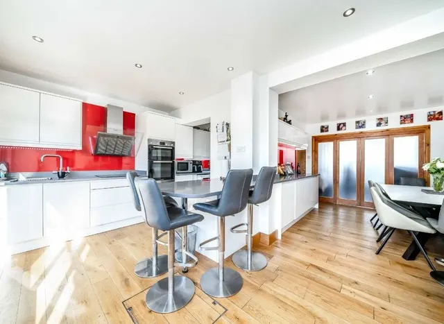 Dane Road, Ashford, TW15, photo 3