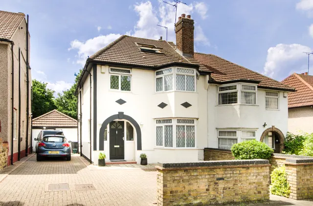 23 Alder Grove, London, photo 1