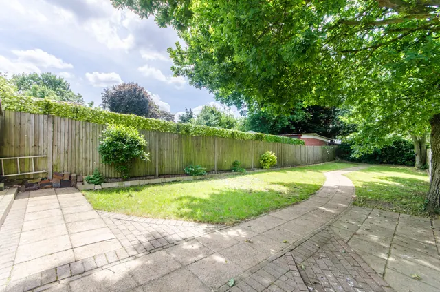 Photo 3 — 23 Alder Grove, London