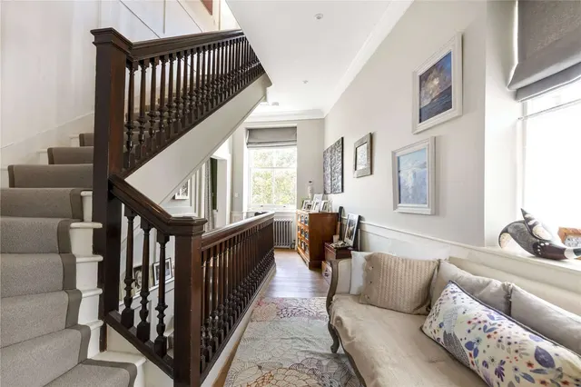 Photo 2 — Richmond Hill, Richmond, Surrey, TW10 6QX
