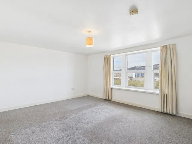 Briggate, Shipley, BD17, photo 2