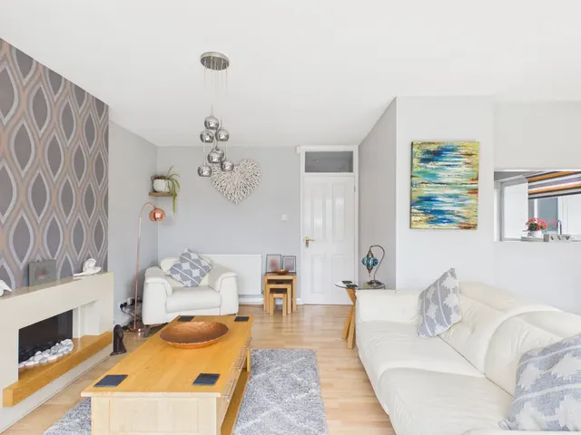 Highfield Road, Flackwell Heath, HP10, photo 3