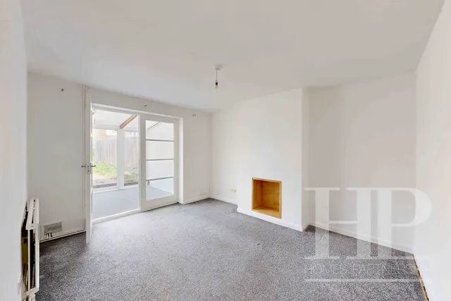 Tennyson Close, Crawley, RH10, photo 2