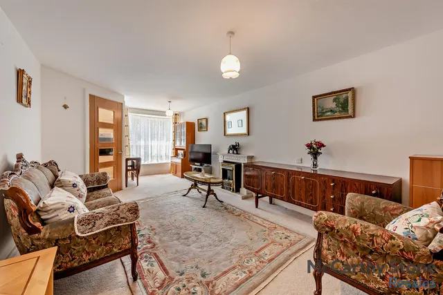 Jevington Gardens, Eastbourne, BN21, photo 1