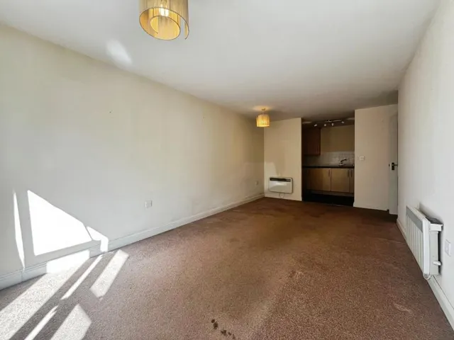 Eaton Avenue, Slough, SL1, photo 2